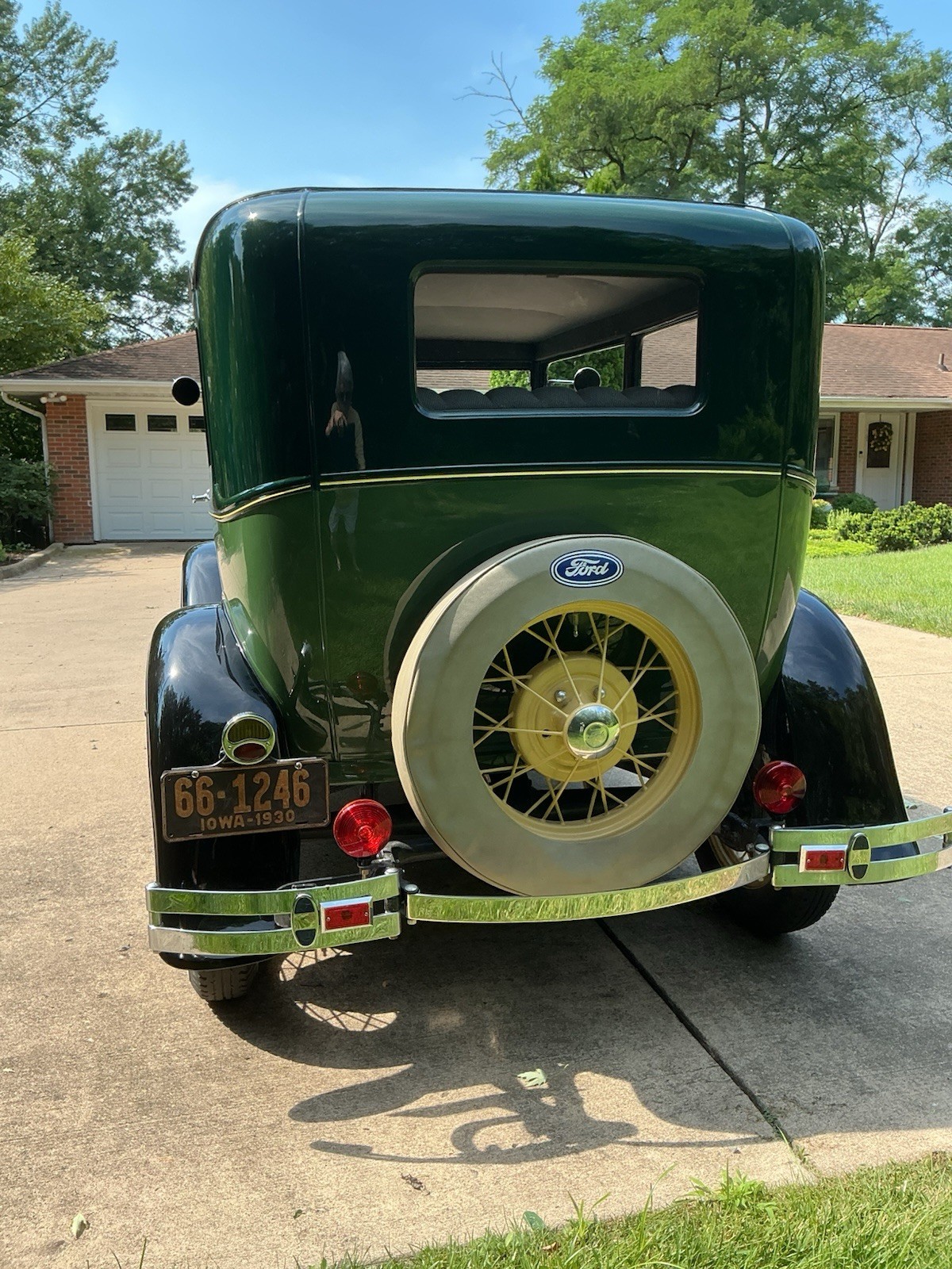 Ford-Model-A-1930-Tudor-4