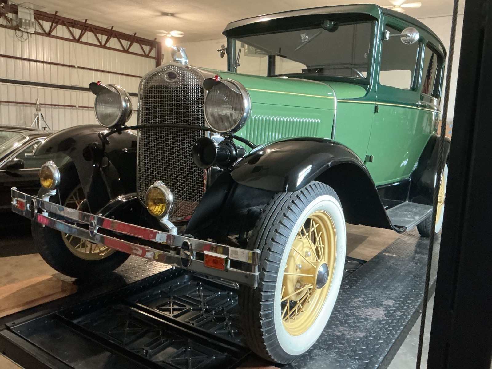 Ford-Model-A-1930-Tudor-5