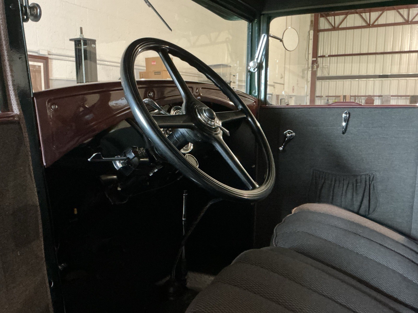 Ford-Model-A-1930-Tudor-9