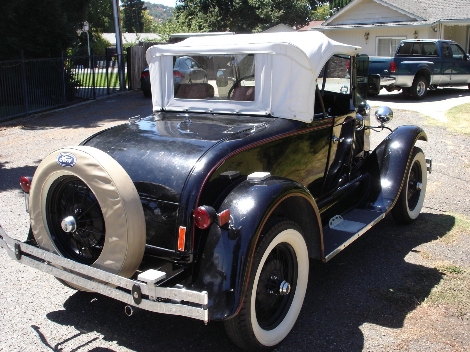 Ford-Model-A-1980-Convertible-3