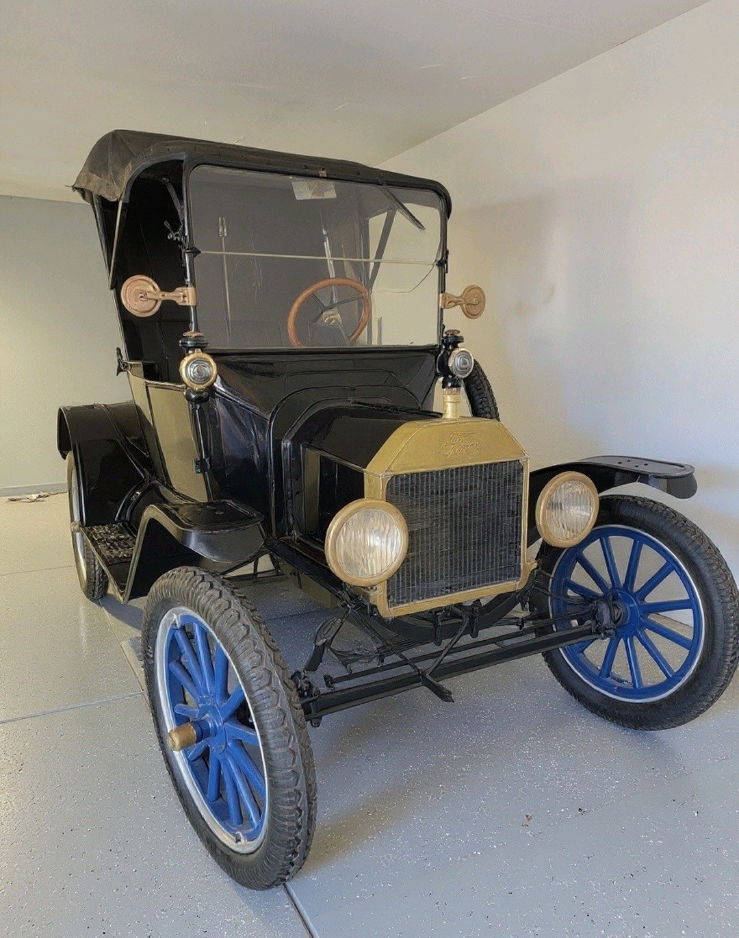 Ford-Model-T-1915-Convertible-1
