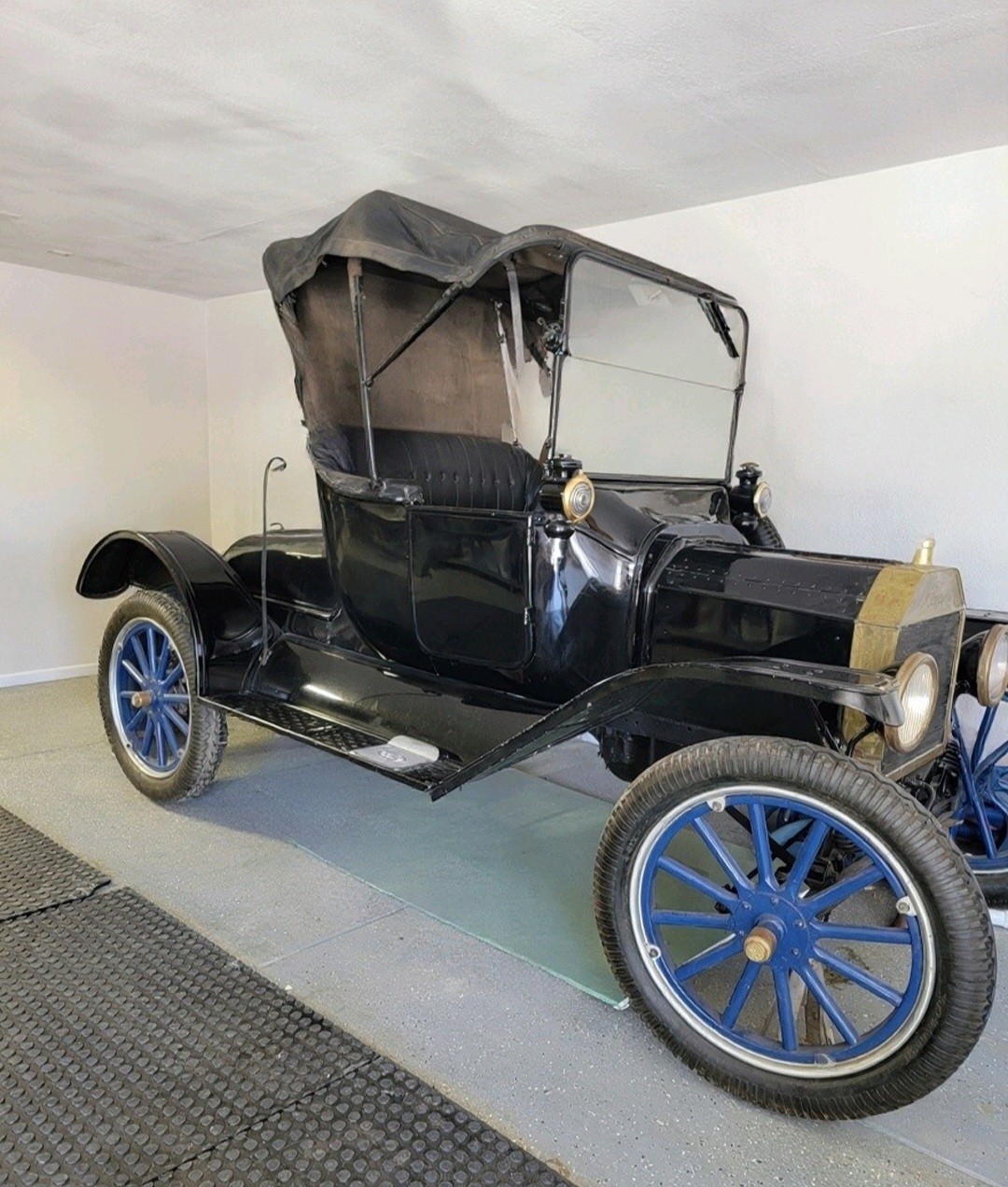 Ford-Model-T-1915-Convertible-2