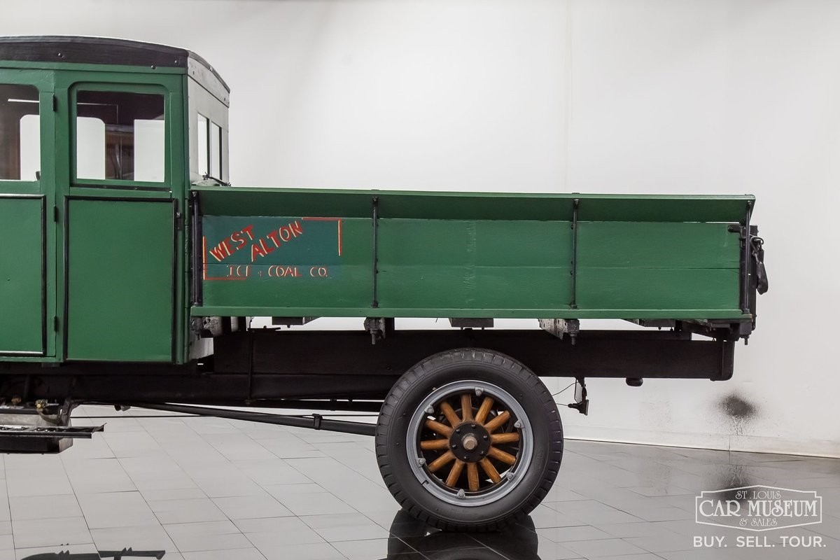 Ford-Model-T-1927-Truck-16
