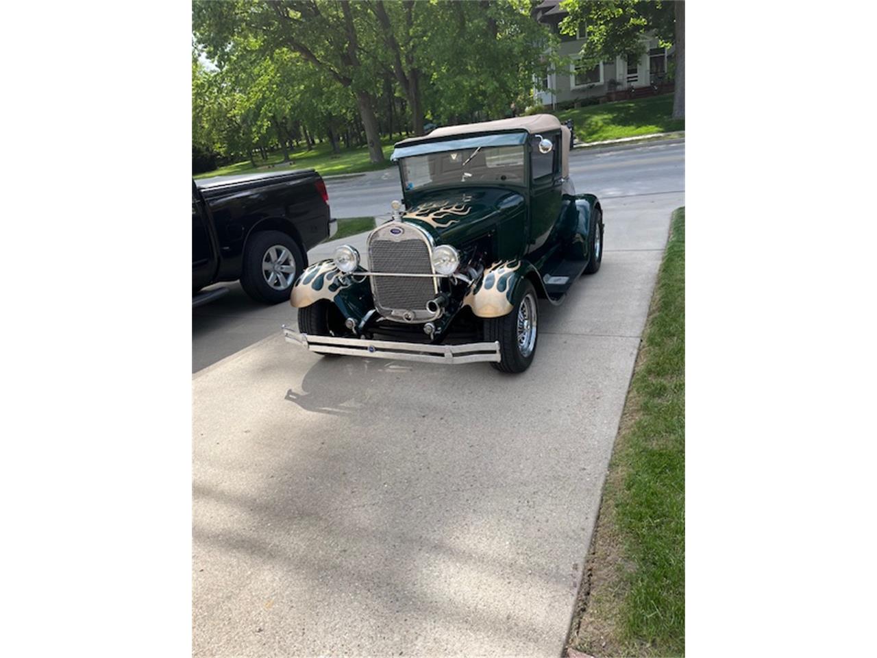 Ford-Model-a-1928-Green-Black-4