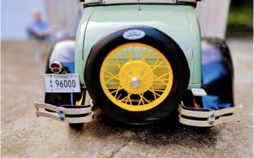 Ford-Model-a-1928-GreenBlack-Brown-1