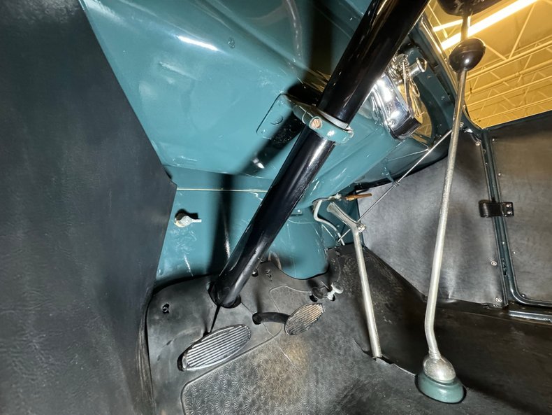Ford-Model-a-1928-Moss-Green-Black-34