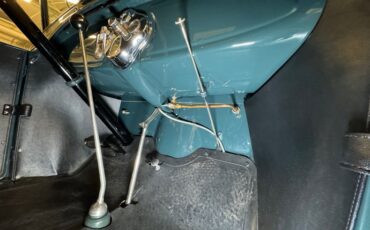 Ford-Model-a-1928-Moss-Green-Black-41