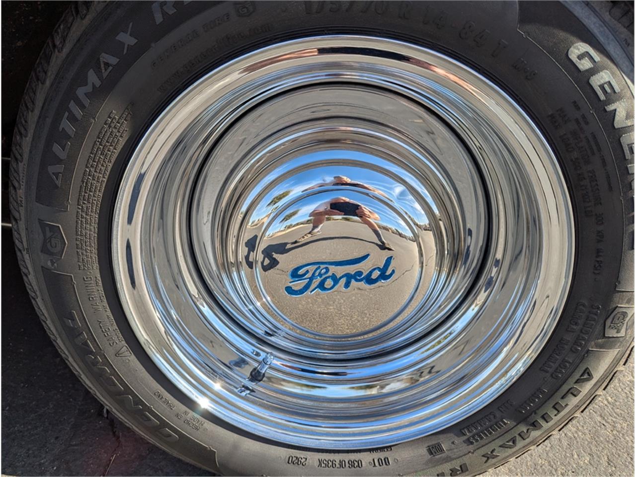 Ford-Model-a-1928-Silverblue-Blue-12
