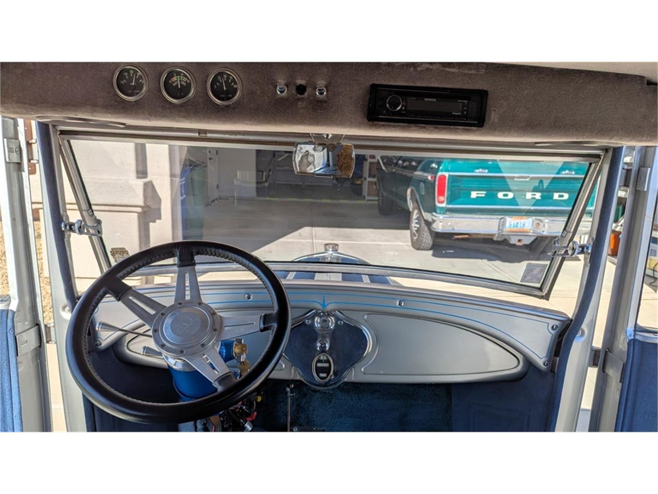 Ford-Model-a-1928-Silverblue-Blue-17