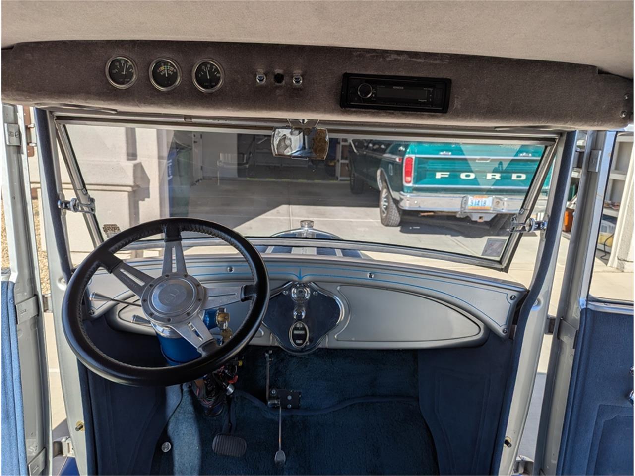 Ford-Model-a-1928-Silverblue-Blue-18