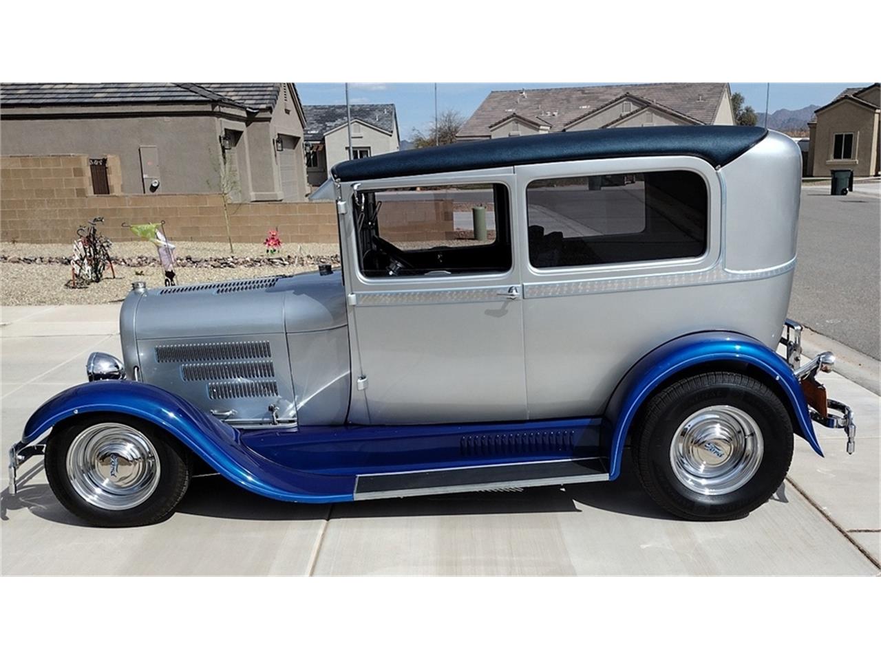 Ford-Model-a-1928-Silverblue-Blue-2