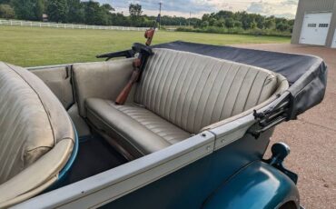 Ford-Model-a-1928-Teal-Gold-10
