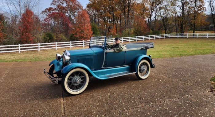 Ford-Model-a-1928-Teal-Gold-3