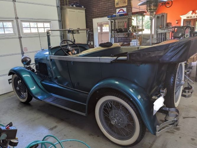 Ford-Model-a-1928-Teal-Gold-6