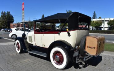 Ford-Model-a-1928-Two-Toned-Black-amp-Red-10
