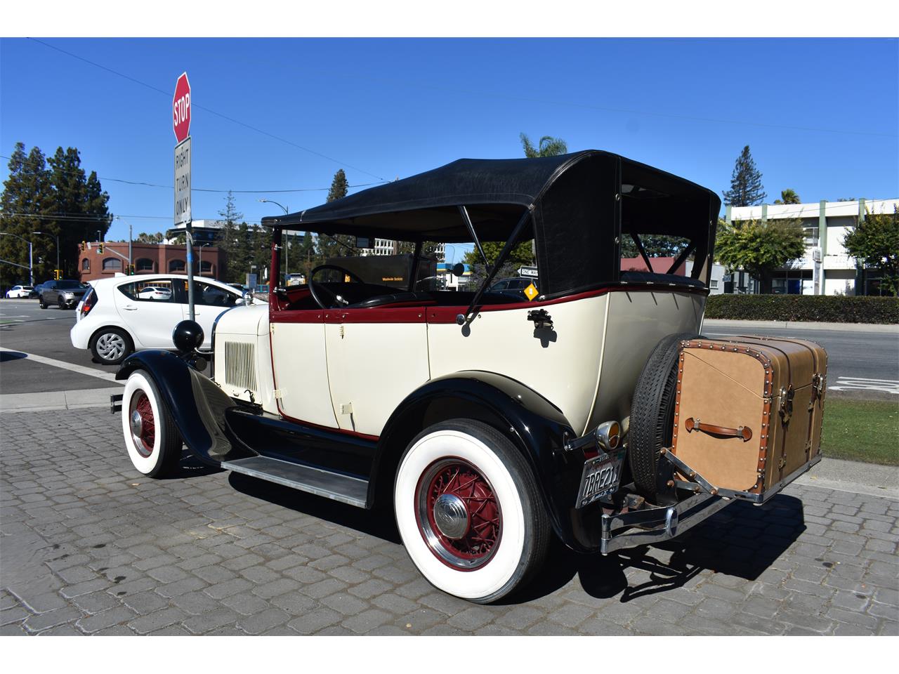 Ford-Model-a-1928-Two-Toned-Black-amp-Red-10
