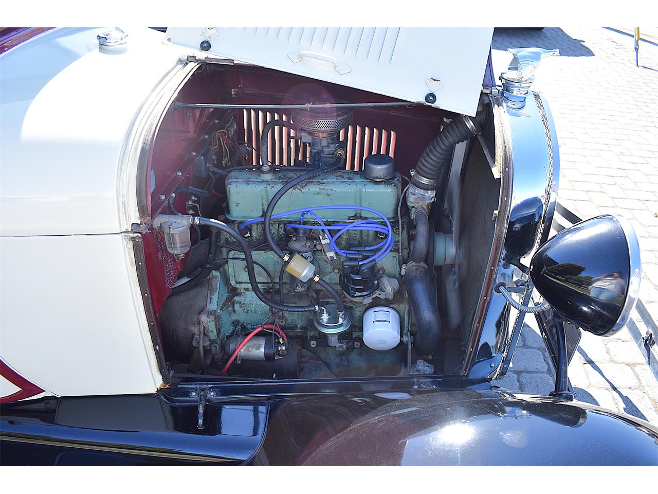 Ford-Model-a-1928-Two-Toned-Black-amp-Red-23