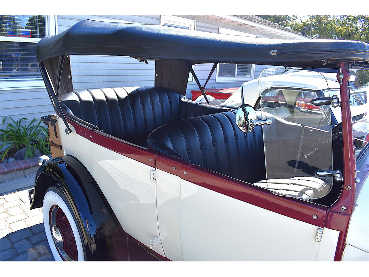 Ford-Model-a-1928-Two-Toned-Black-amp-Red-4