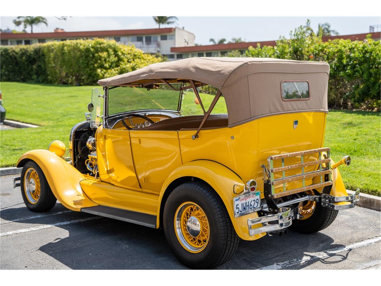 Ford-Model-a-1928-Yellow-Tan-1