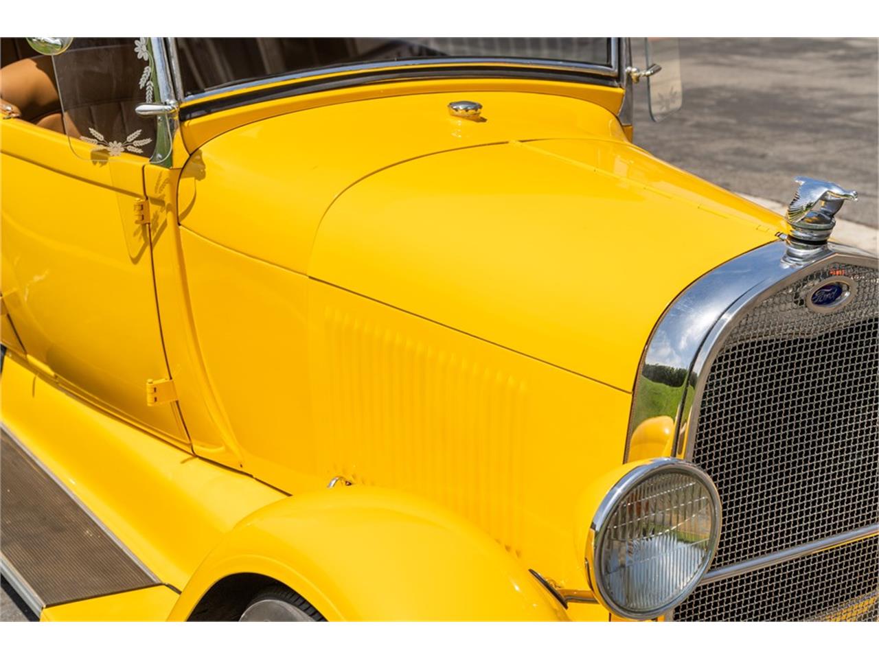 Ford-Model-a-1928-Yellow-Tan-10