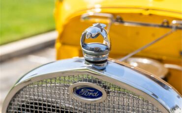 Ford-Model-a-1928-Yellow-Tan-12