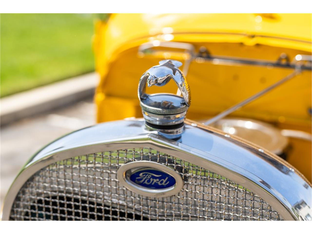 Ford-Model-a-1928-Yellow-Tan-12