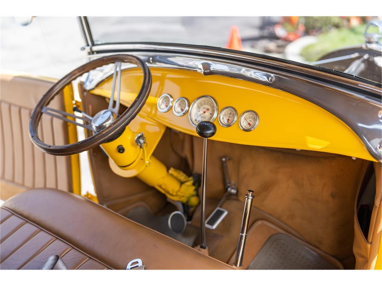 Ford-Model-a-1928-Yellow-Tan-14