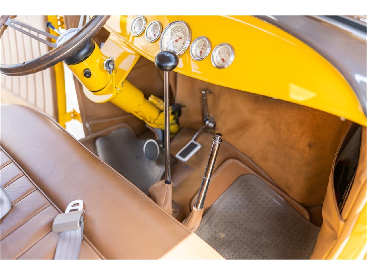 Ford-Model-a-1928-Yellow-Tan-15