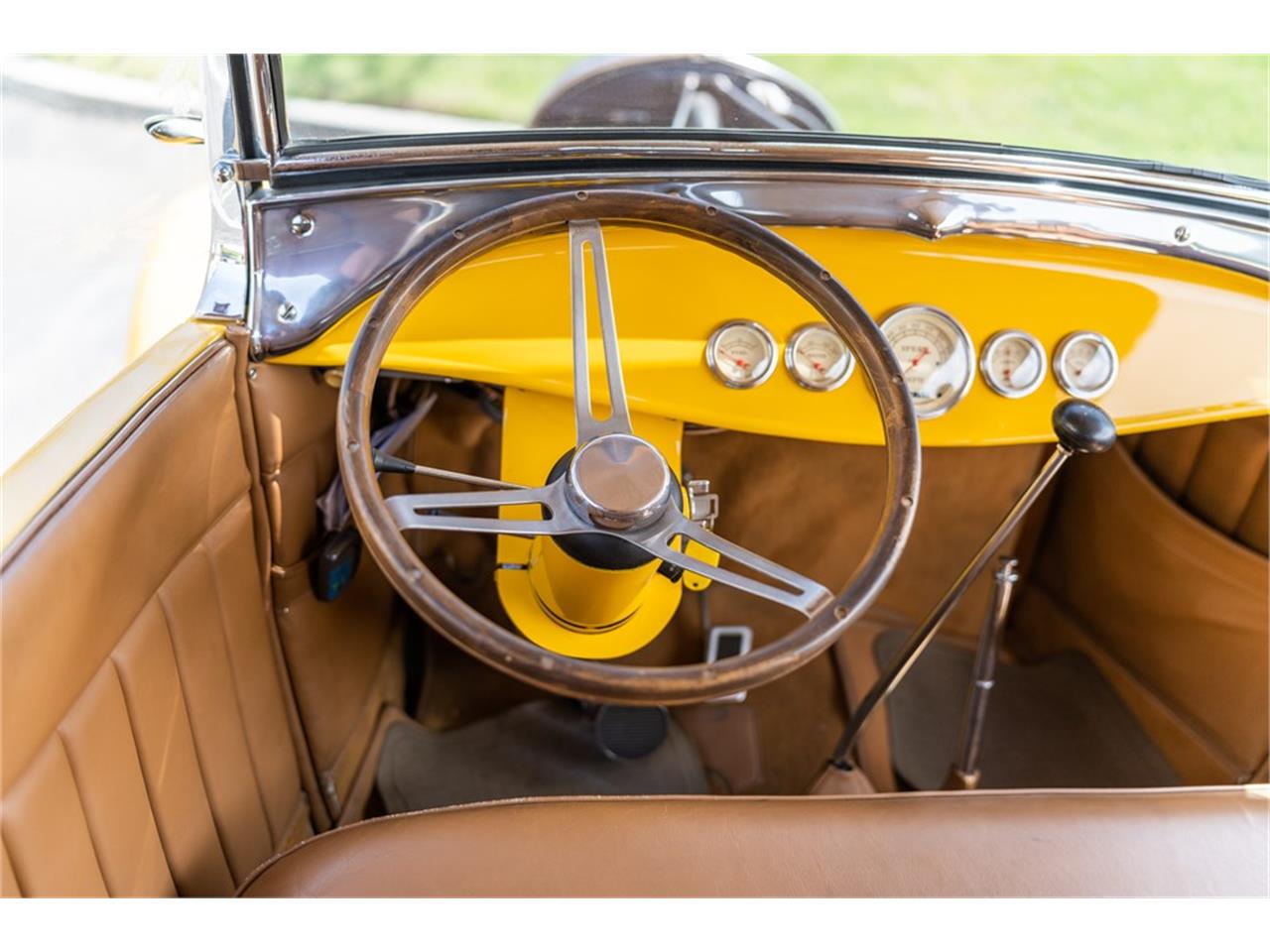 Ford-Model-a-1928-Yellow-Tan-17