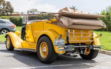 Ford-Model-a-1928-Yellow-Tan-2