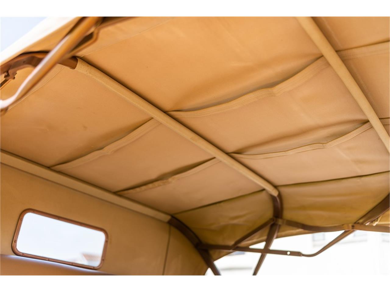 Ford-Model-a-1928-Yellow-Tan-23