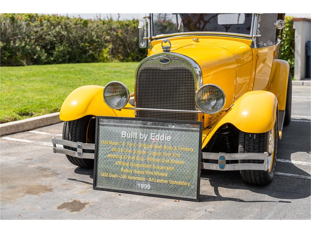 Ford-Model-a-1928-Yellow-Tan-34