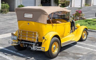 Ford-Model-a-1928-Yellow-Tan-37
