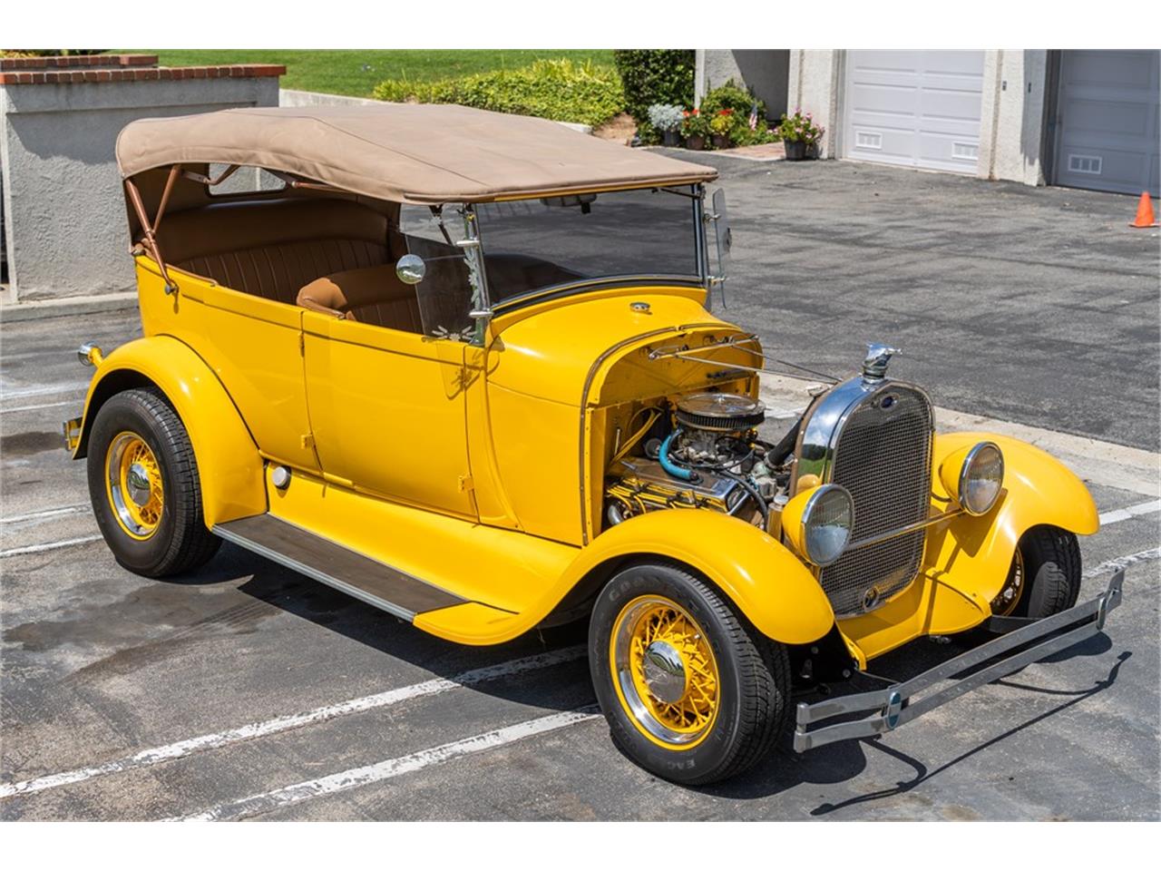 Ford-Model-a-1928-Yellow-Tan-6