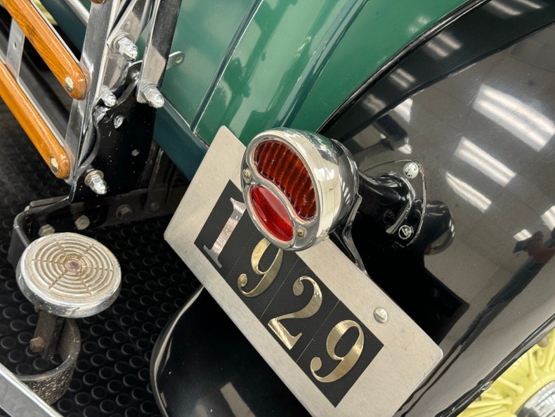 Ford-Model-a-1929-Balsam-Green-Black-19
