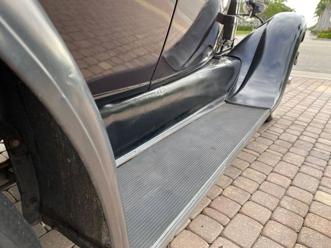 Ford-Model-a-1929-Black-20