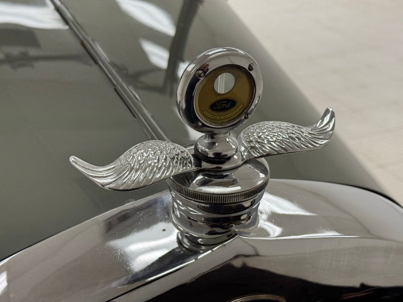 Ford-Model-a-1929-Bonnie-Gray-Saddle-12
