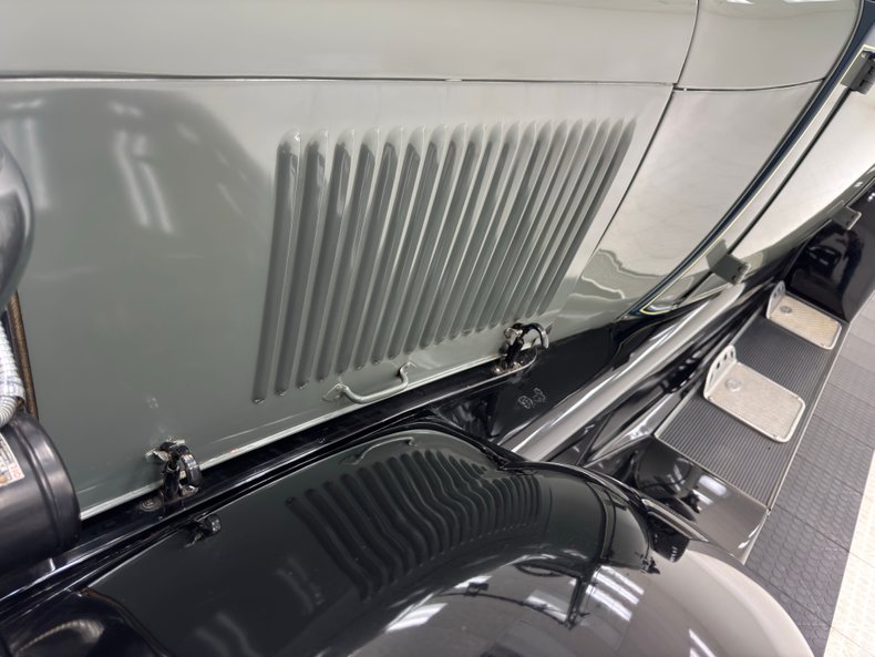 Ford-Model-a-1929-Bonnie-Gray-Saddle-14