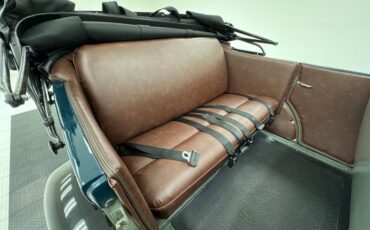Ford-Model-a-1929-Bonnie-Gray-Saddle-46