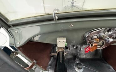 Ford-Model-a-1929-Bonnie-Gray-Saddle-47