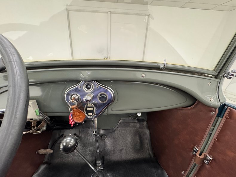 Ford-Model-a-1929-Bonnie-Gray-Saddle-48