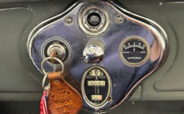 Ford-Model-a-1929-Bonnie-Gray-Saddle-49