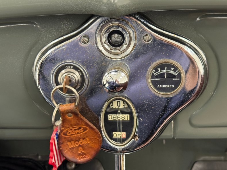 Ford-Model-a-1929-Bonnie-Gray-Saddle-49