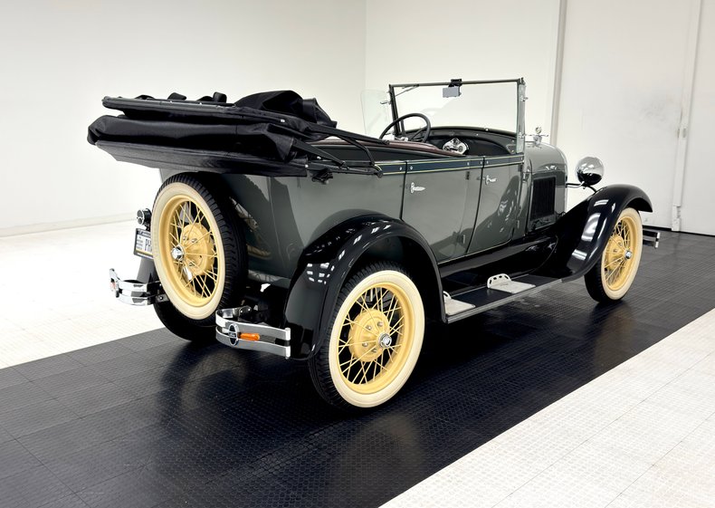 Ford-Model-a-1929-Bonnie-Gray-Saddle-6