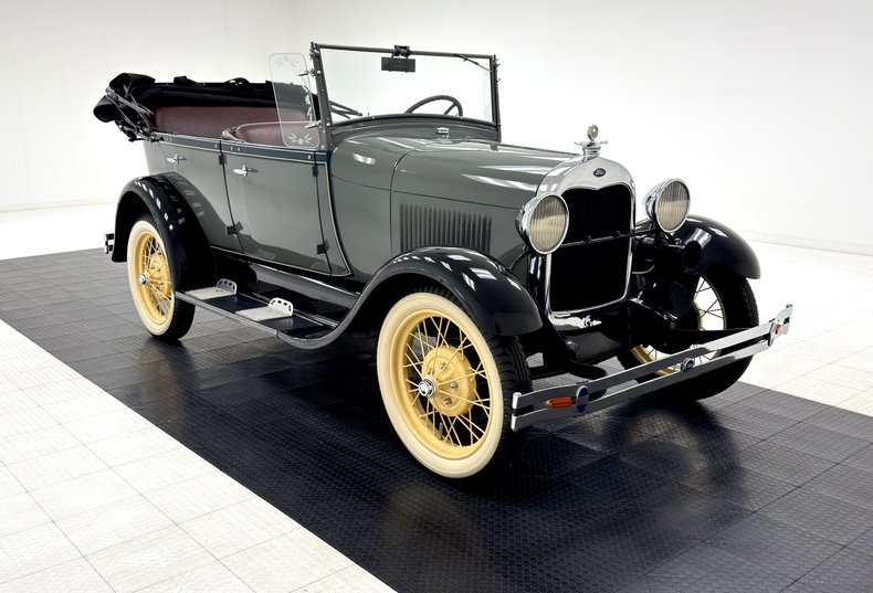 Ford-Model-a-1929-Bonnie-Gray-Saddle-8
