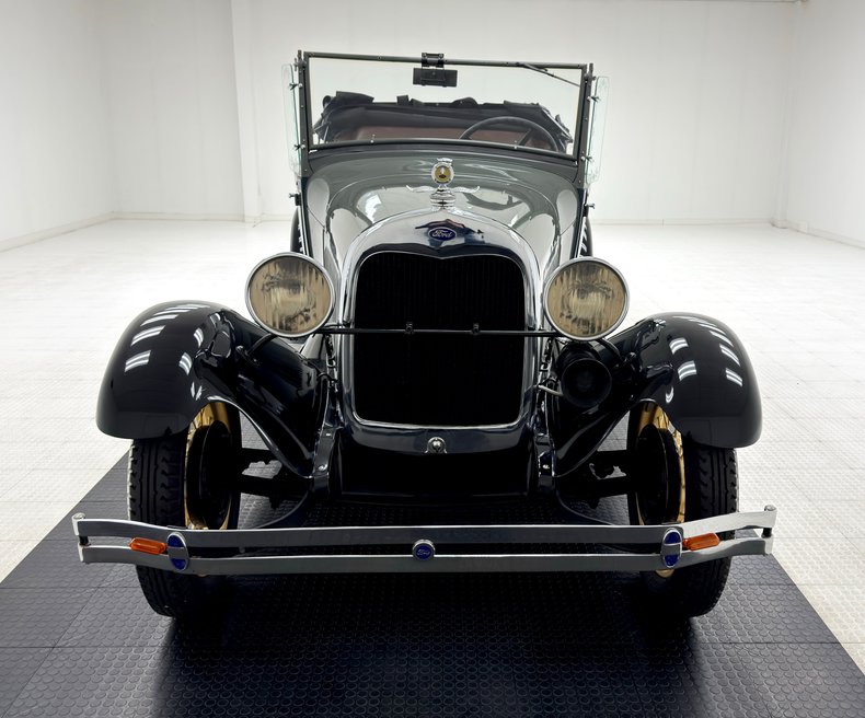 Ford-Model-a-1929-Bonnie-Gray-Saddle-9