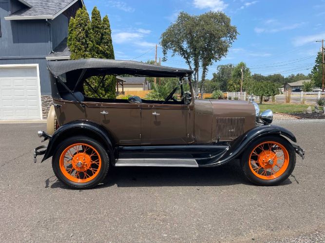 Ford-Model-a-1929-BrownBlack-4
