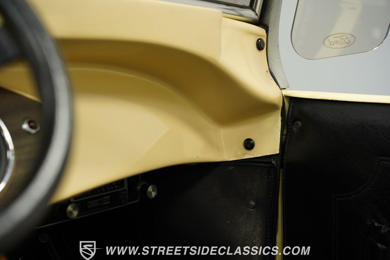 Ford-Model-a-1929-Cream-38