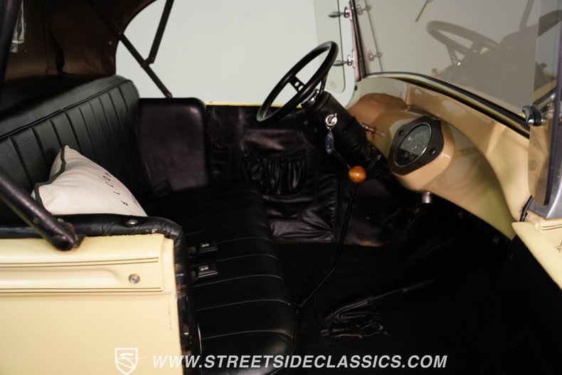 Ford-Model-a-1929-Cream-40