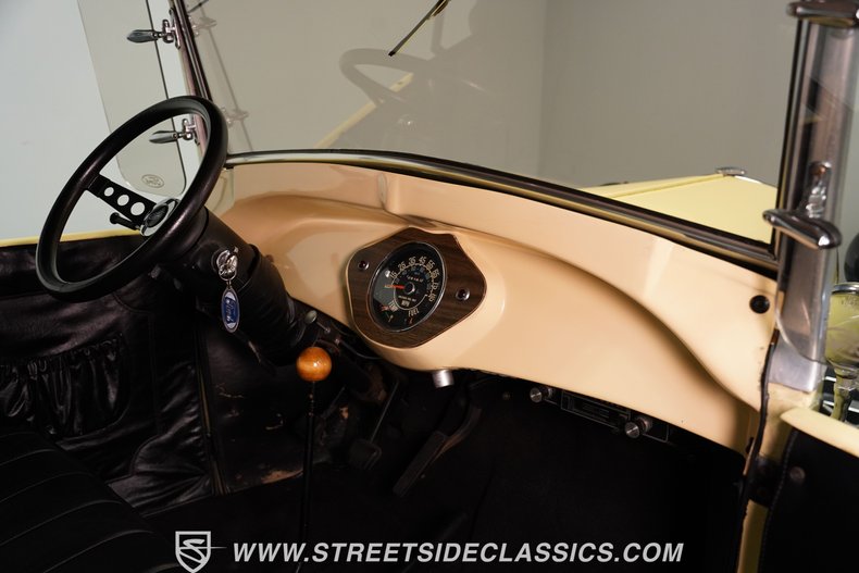 Ford-Model-a-1929-Cream-41